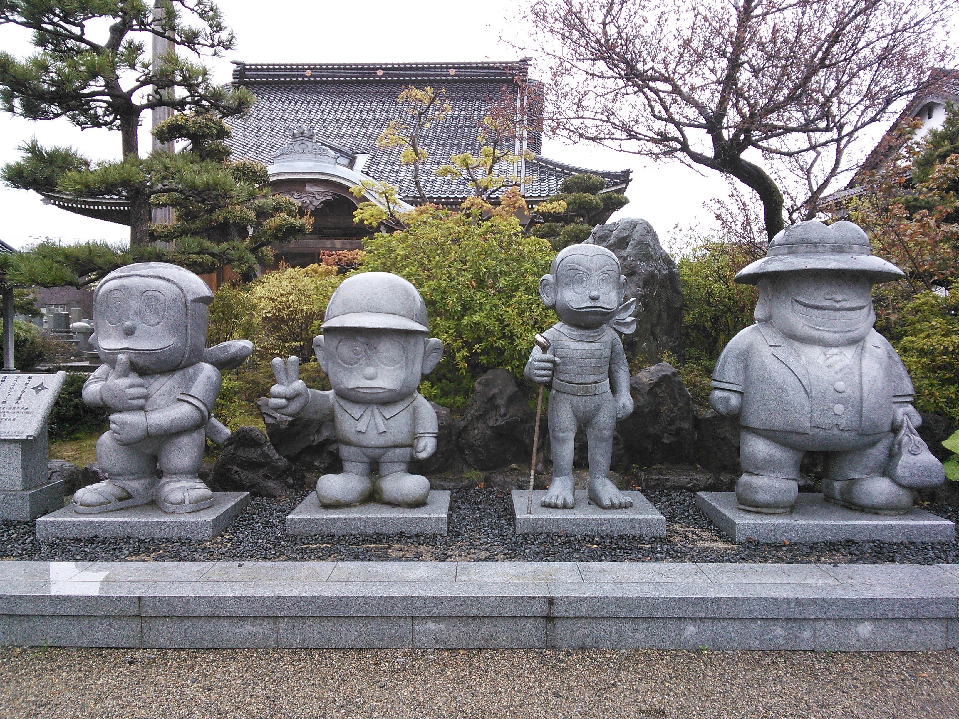 藤子不二雄Ⓐ先生の生家「光禅寺」へ人気キャラクターに会いに行こう